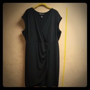 Black sleeveless dress